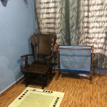Roomstay Zulmi Arau Buitenkant foto