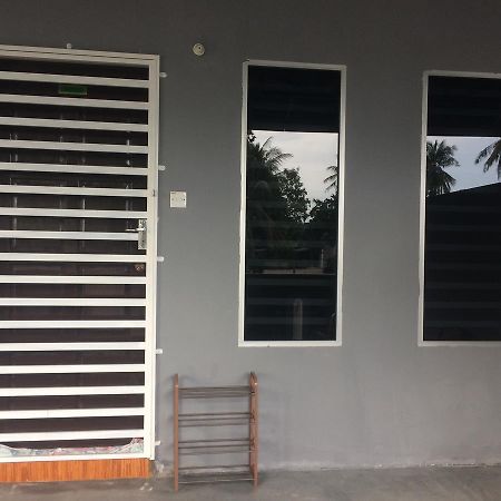 Roomstay Zulmi Arau Buitenkant foto
