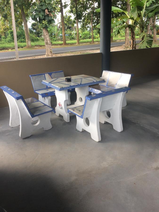 Roomstay Zulmi Arau Buitenkant foto